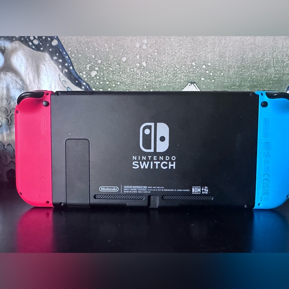 Nintendo Switch - Picture 4 of 4